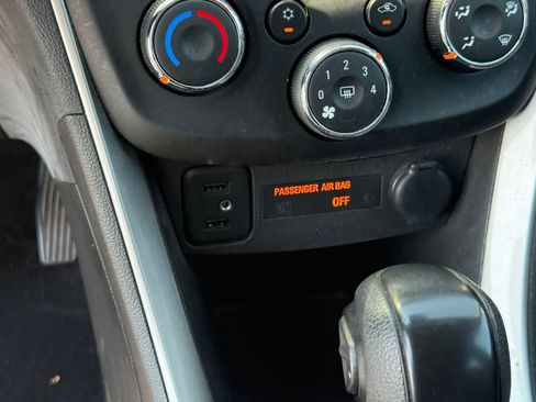 Used 2020 Chevrolet Trax LS FWD image 21