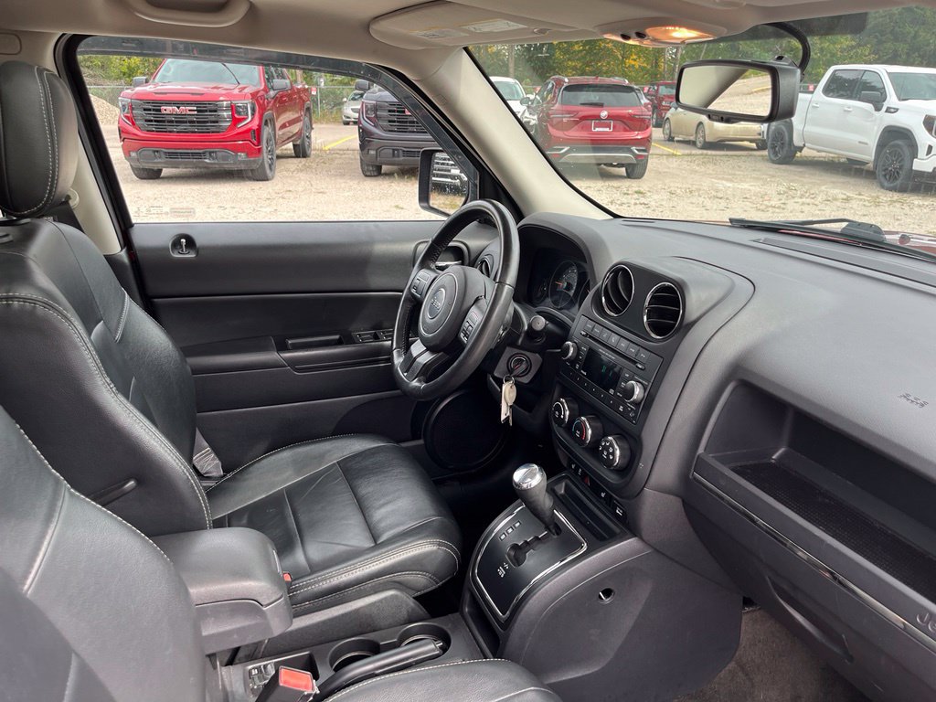 Used 2017 Jeep Patriot High Altitude AWD/4WD image 37