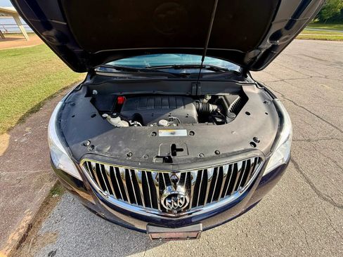 Used 2017 Buick Enclave Premium w/ Experience Buick Package FWD image 9