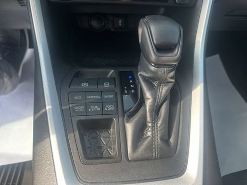 Used 2021 Toyota RAV4 XLE w/ Convenience Package AWD/4WD image 26