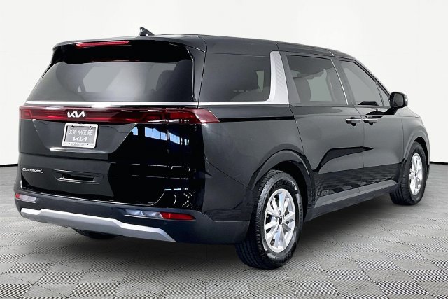 Used 2022 Kia Carnival LX FWD image 6