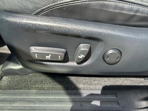 Used 2016 Toyota 4Runner Limited AWD/4WD image 10