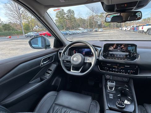 Used 2023 Nissan Rogue Platinum w/ Platinum Premium Package image 20