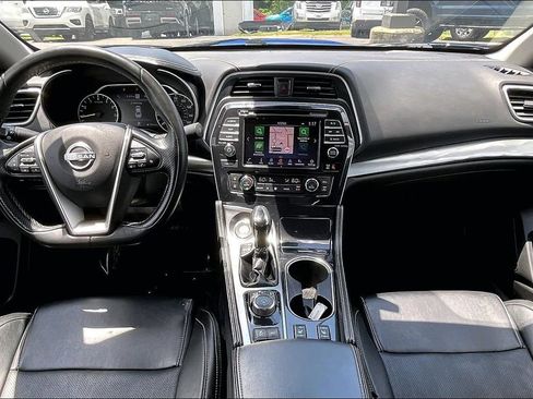 Used 2023 Nissan Maxima SL FWD image 9