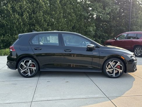 New 2025 Volkswagen GTI SE image 8