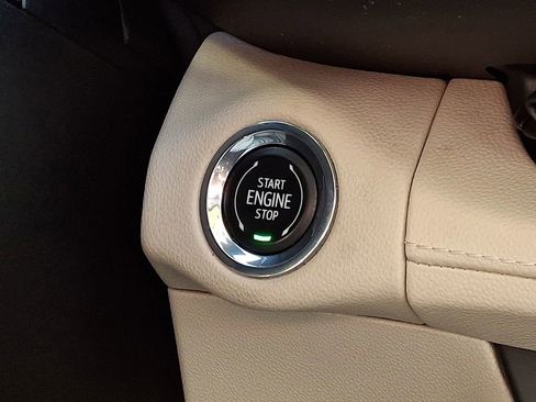 Used 2023 Buick Envision Essence image 23
