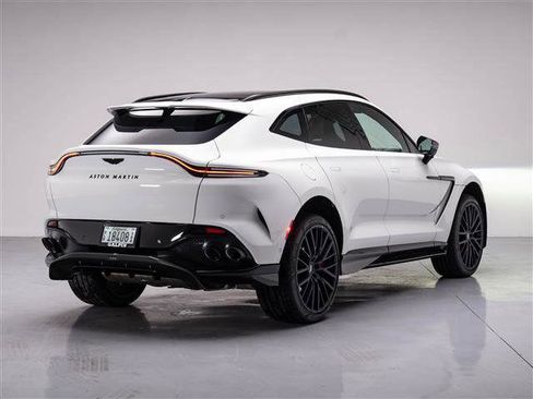 Used 2025 Aston Martin DBX 707 image 18