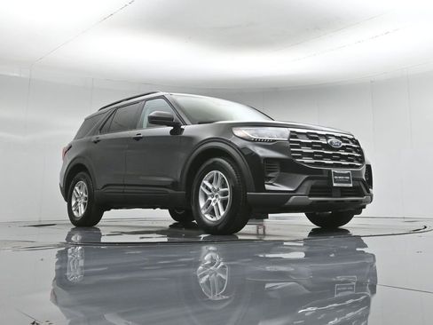 New 2026 Ford Explorer Active RWD image 46