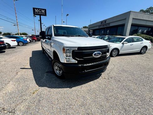 Used 2022 Ford F250 XL w/ Power Equipment Group AWD/4WD image 2