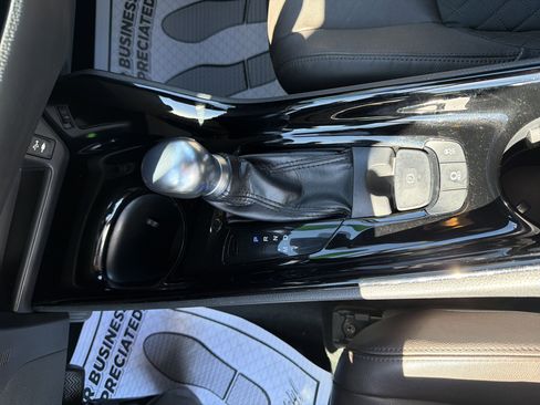 Used 2019 Toyota C-HR Limited image 18