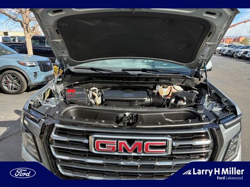 Used 2025 GMC Yukon XL AT4 image 22
