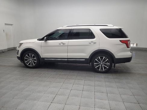 Used 2017 Ford Explorer Platinum image 3