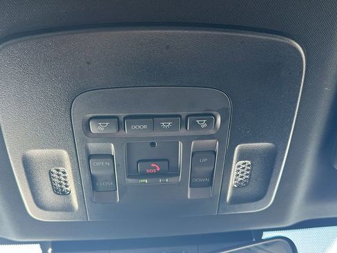 Used 2025 Toyota Camry Hybrid image 30