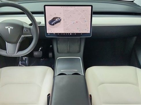 Used 2024 Tesla Model Y Long Range image 19