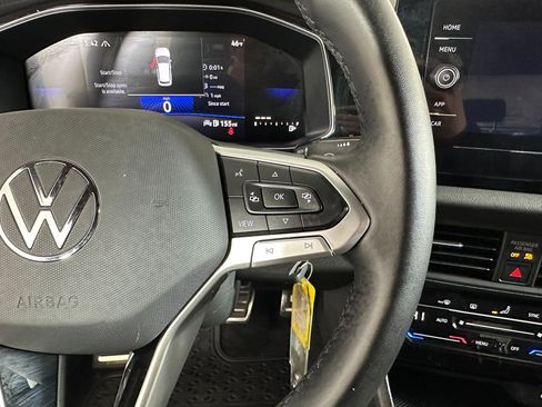 Used 2025 Volkswagen Jetta Sport image 24