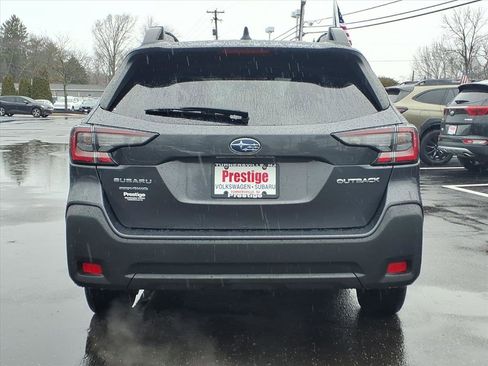 Certified 2023 Subaru Outback Premium image 4