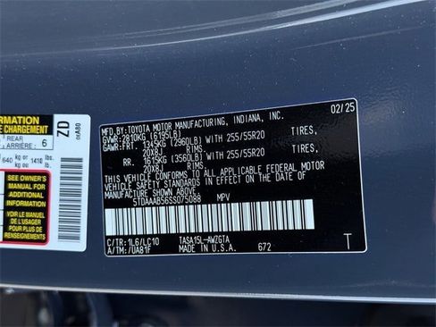 Used 2025 Toyota Grand Highlander AWD image 39