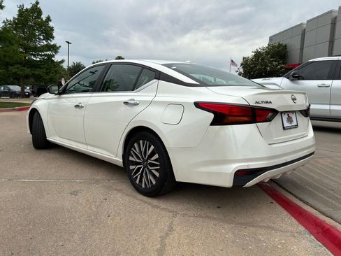 Used 2025 Nissan Altima 2.5 SV FWD image 8