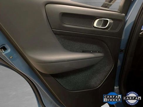 Used 2025 Volvo XC40 B5 Core image 70