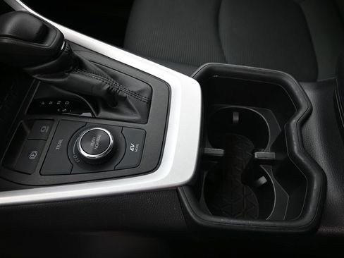 Used 2024 Toyota RAV4 LE image 16