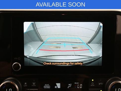 Used 2023 Toyota Highlander LE FWD image 21