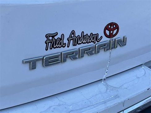 Used 2021 GMC Terrain SLT image 11