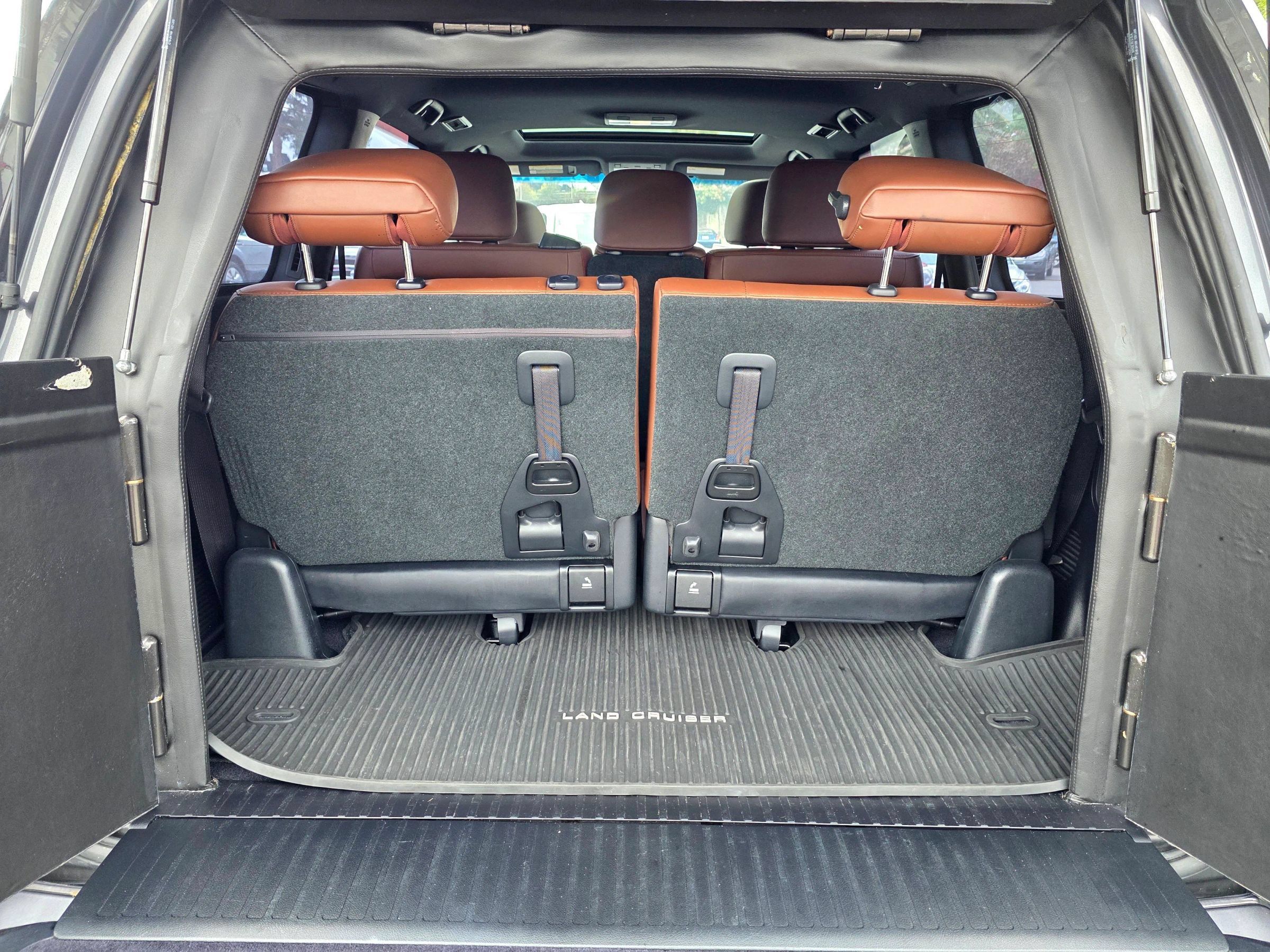 Used 2018 Toyota Land Cruiser w/ Carpet Mat Package AWD/4WD image 42