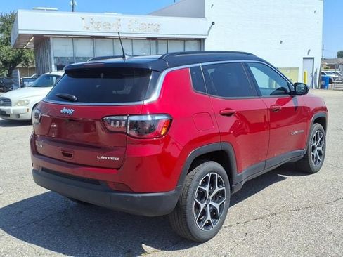 Used 2025 Jeep Compass Limited AWD/4WD image 5