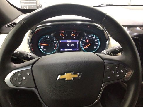 Used 2023 Chevrolet Traverse LT image 9