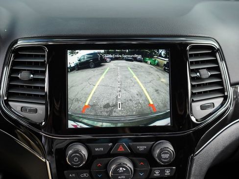 Used 2020 Jeep Grand Cherokee Trailhawk w/ Interior Metal Package image 32