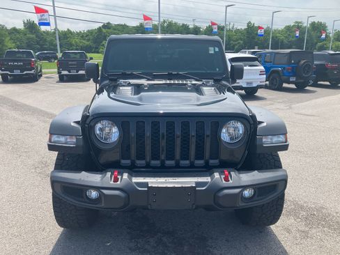 Used 2022 Jeep Gladiator Rubicon w/ Cold Weather Group AWD/4WD image 2