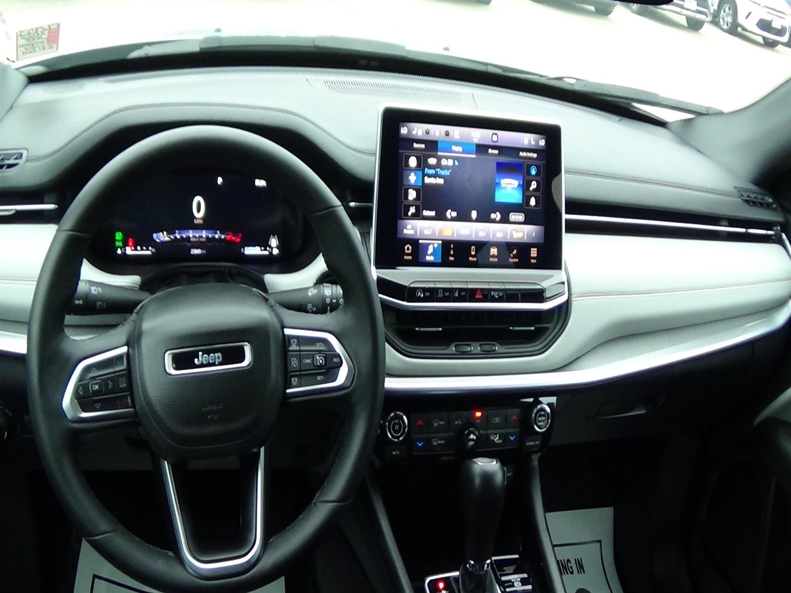 Certified 2025 Jeep Compass Limited w/ Elite Group AWD/4WD image 13