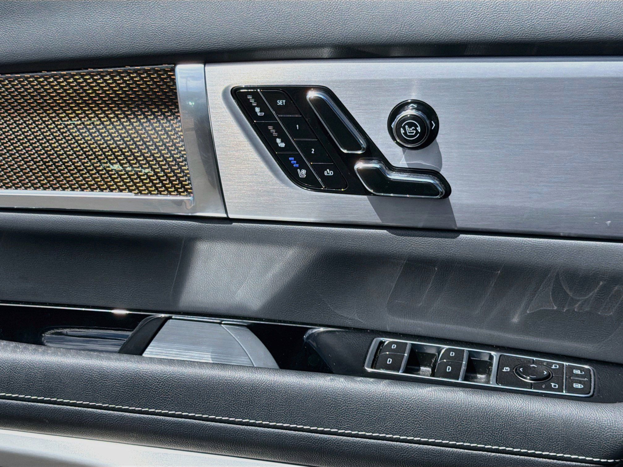 Certified 2026 Cadillac Vistiq Luxury AWD/4WD image 18