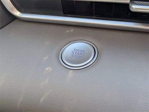 Used 2025 Hyundai Elantra Sport image 26