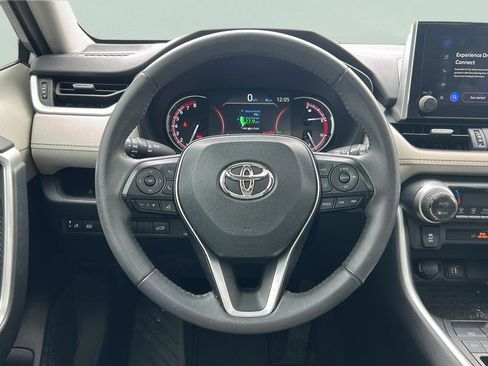 Used 2023 Toyota RAV4 XLE Premium image 18