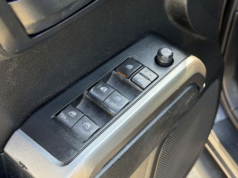 Used 2021 Toyota Tacoma SR5 RWD image 19