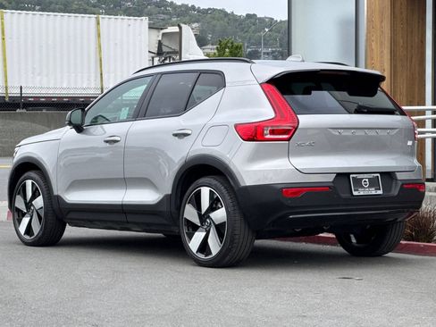 Certified 2023 Volvo XC40 Recharge Ultimate w/ Protection Package Premier AWD/4WD image 7