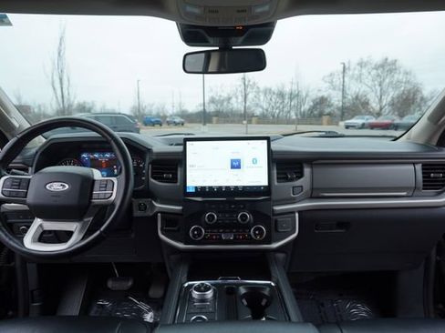 Used 2023 Ford Expedition XLT image 26