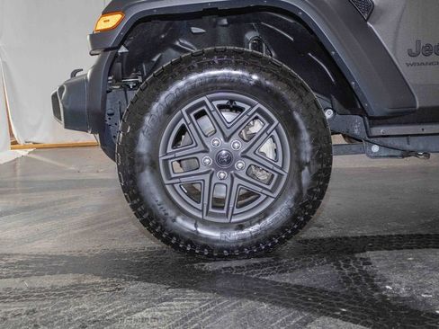 Used 2024 Jeep Wrangler Sport S image 8