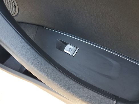 Used 2021 BMW X3 xDrive30i w/ M Sport Package image 11