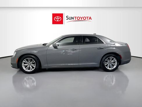 Used 2019 Chrysler 300 Touring L w/ Quick Order Package 22F image 7