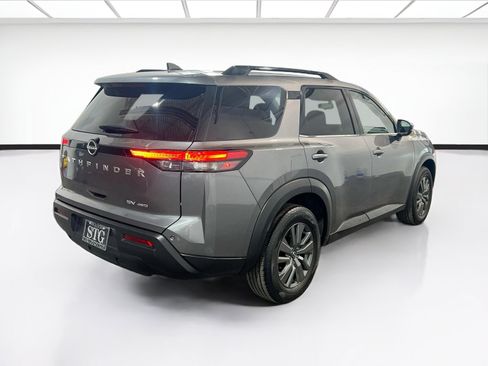 Used 2023 Nissan Pathfinder SV AWD/4WD image 4