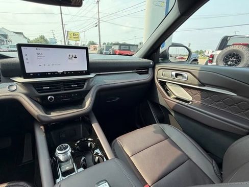 New 2026 Ford Explorer Platinum w/ LUX Leather Package AWD/4WD image 25