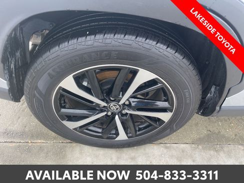 Used 2024 Toyota Corolla Cross AWD Hybrid w/ Convenience Package image 11