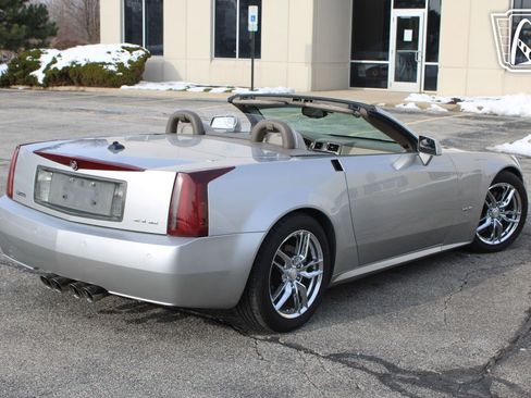 Used 2005 Cadillac XLR image 13
