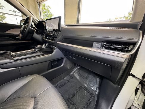 Used 2025 Toyota Grand Highlander AWD image 52