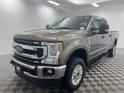 Used 2020 Ford F250 XLT w/ XLT Value Package image 2