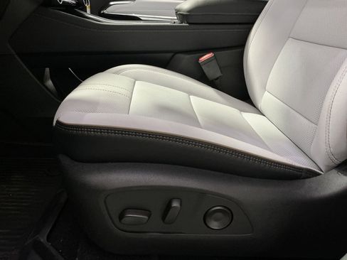 New 2026 Chevrolet Traverse High Country w/ LPO, Floor Liner Package FWD image 15