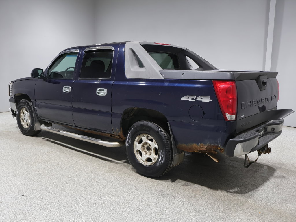 Used 2004 Chevrolet Avalanche 4x4 w/ Preferred Equipment Group image 18