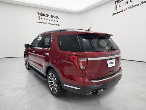 Used 2018 Ford Explorer Platinum AWD/4WD image 3